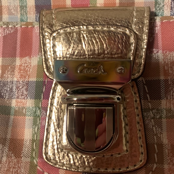 Coach purse never worn - Picture 4 of 4